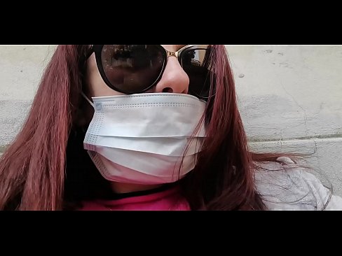 ❤️ Nicoletta neem wraak op haar buurman en piepie in sy motorhuis (Spesiale Covid19 Italiaanse kwarantyn) ️❌ Gehaltepornografie by ons